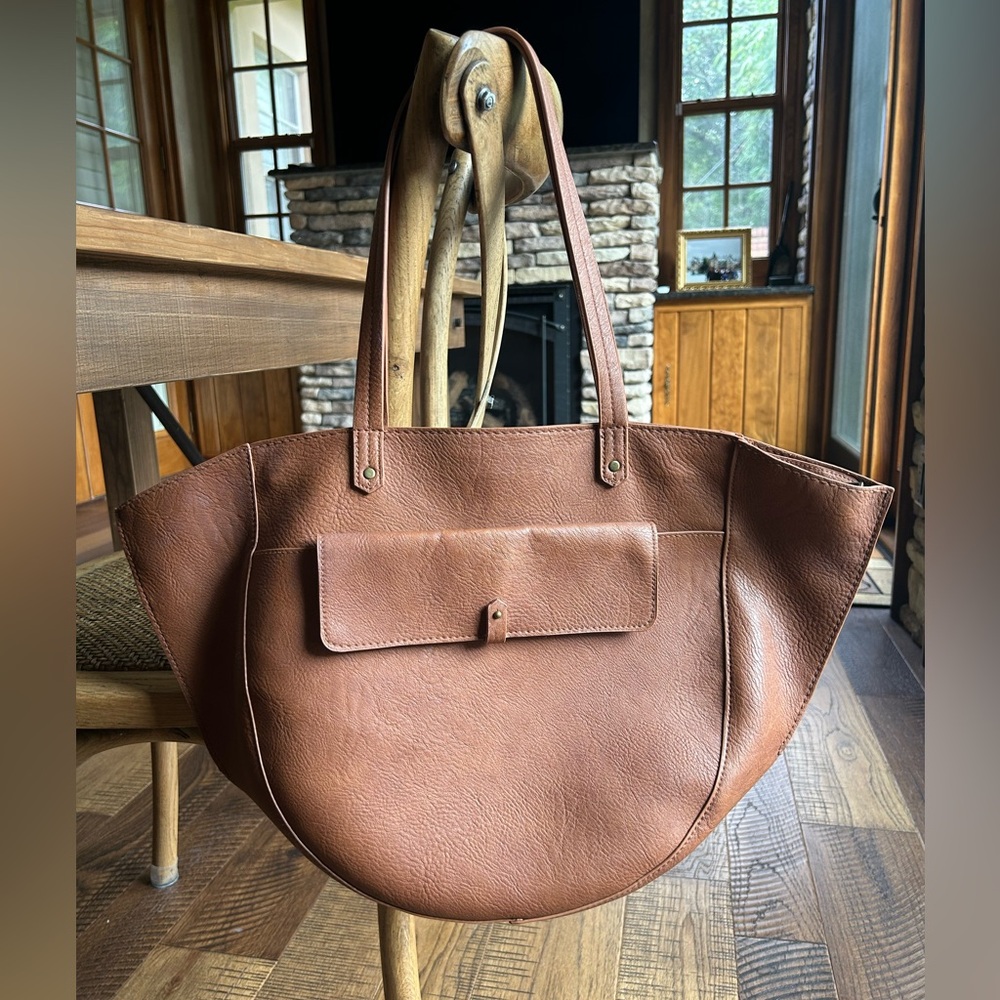 Universal Thread Brown Leather-Look Tote Bag